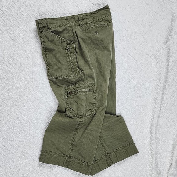 Size 14 Eddie Bauer 100% Cotton Vashon Fit Cargo Capri in Olive Green - Picture 7 of 13